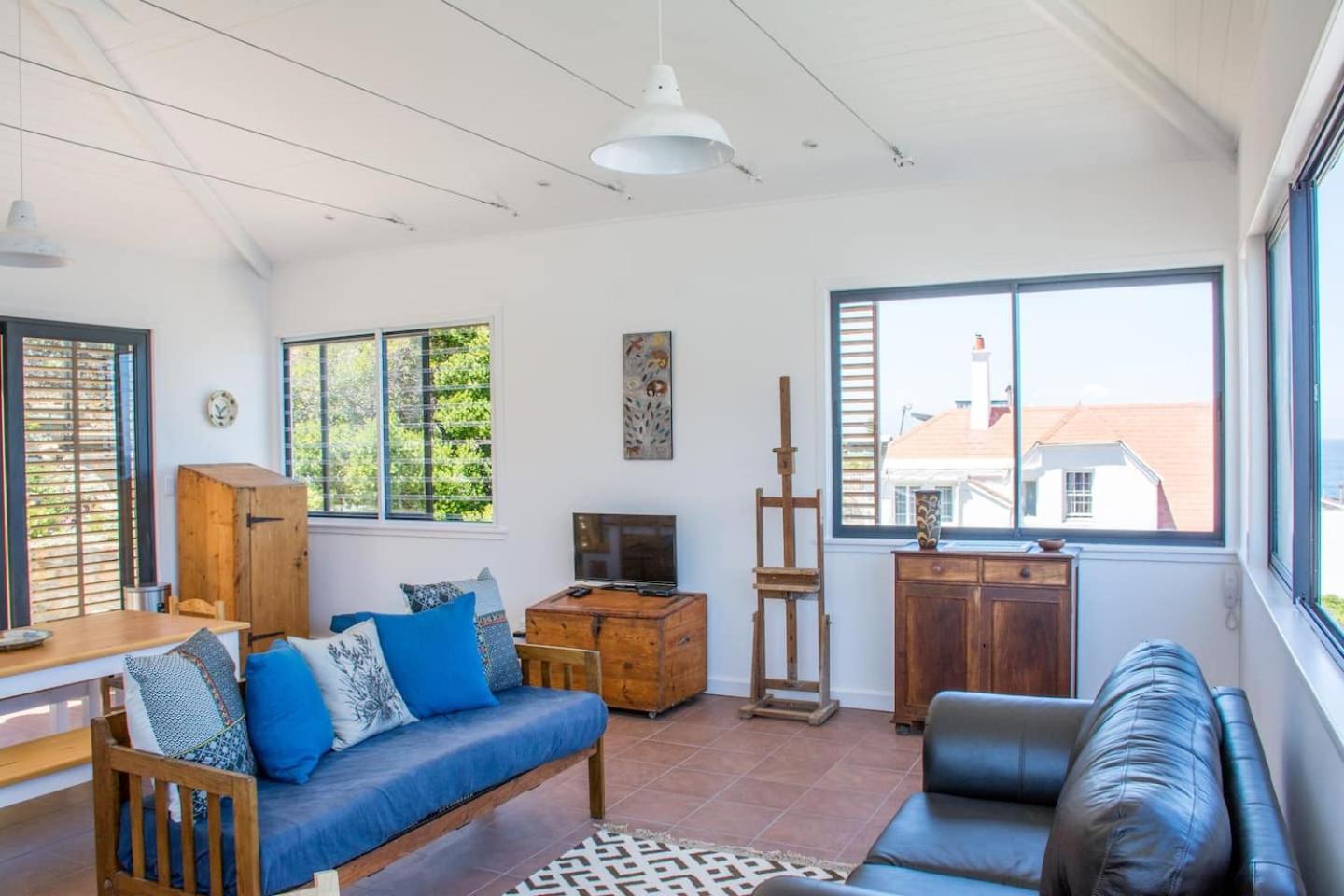 Modern Beach Apartment By Open Home Kalk Bay Exterior photo