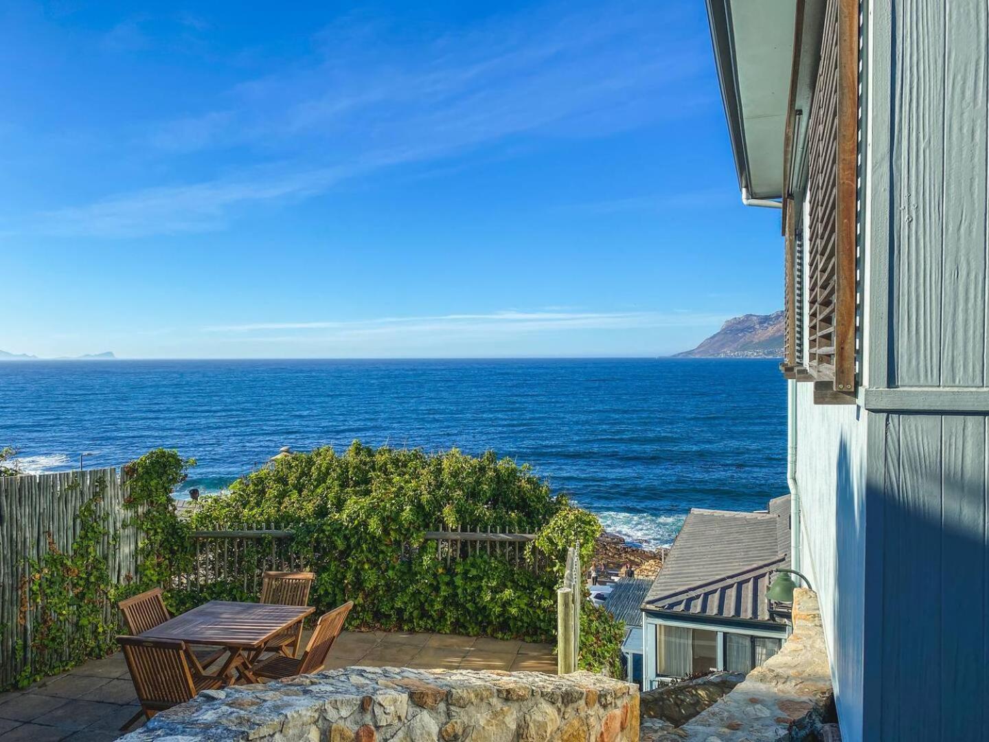 Modern Beach Apartment By Open Home Kalk Bay Exterior photo