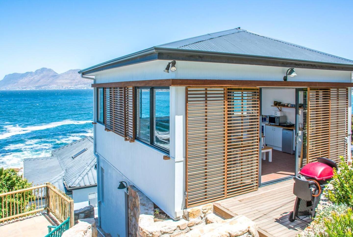 Modern Beach Apartment By Open Home Kalk Bay Exterior photo